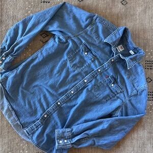 Levi’s Standard Fit Denim Shirt Pearl Snap